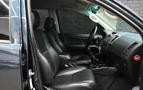 Toyota Hilux VII, 2015 год, 1 980 000 рублей, 9 фотография