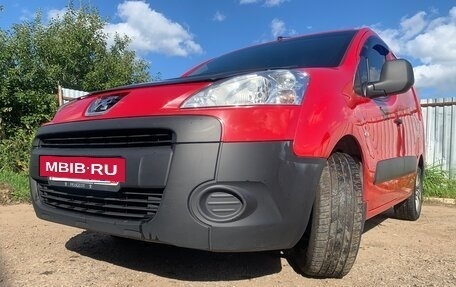 Peugeot Partner II рестайлинг 2, 2011 год, 1 245 000 рублей, 2 фотография
