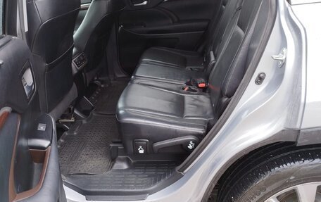 Toyota Highlander III, 2014 год, 2 800 000 рублей, 10 фотография