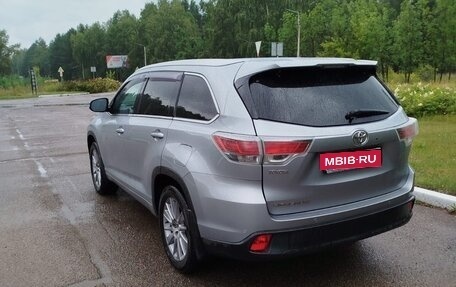 Toyota Highlander III, 2014 год, 2 800 000 рублей, 3 фотография