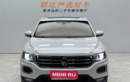 Volkswagen T-Roc I, 2022 год, 1 950 334 рублей, 2 фотография