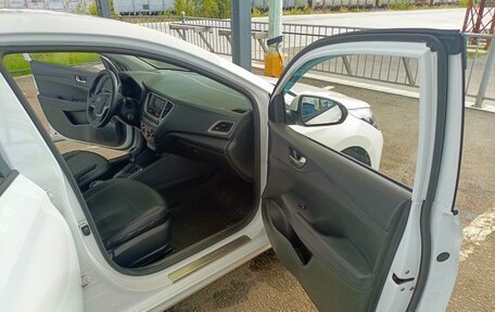 Hyundai Solaris II рестайлинг, 2021 год, 1 750 000 рублей, 8 фотография