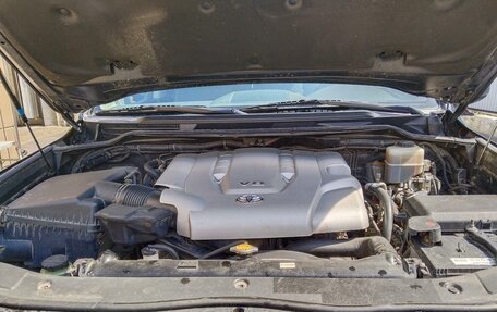 Toyota Land Cruiser 200, 2010 год, 2 134 000 рублей, 8 фотография