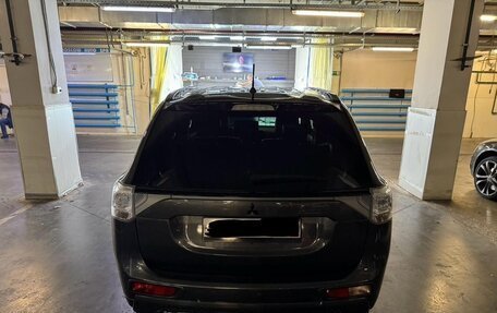 Mitsubishi Outlander III рестайлинг 3, 2014 год, 2 000 000 рублей, 5 фотография