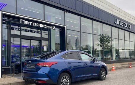 Hyundai Solaris II рестайлинг, 2022 год, 1 750 000 рублей, 7 фотография