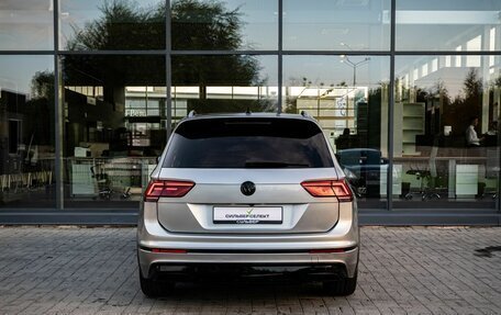Volkswagen Tiguan II, 2019 год, 2 500 000 рублей, 4 фотография