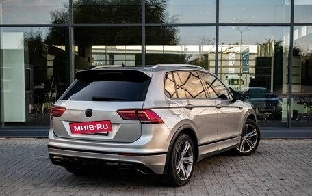 Volkswagen Tiguan II, 2019 год, 2 500 000 рублей, 2 фотография