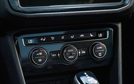 Volkswagen Tiguan II, 2019 год, 2 500 000 рублей, 21 фотография