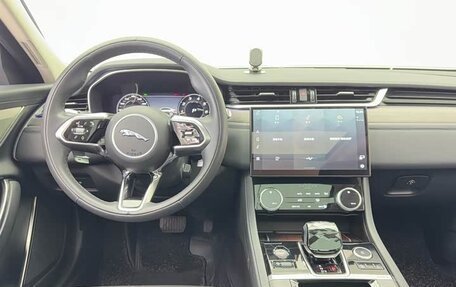 Jaguar XF II, 2022 год, 2 670 015 рублей, 4 фотография