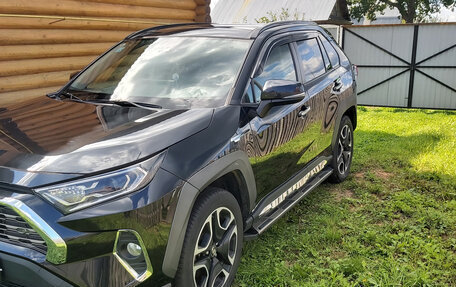 Toyota RAV4, 2019 год, 3 300 000 рублей, 3 фотография