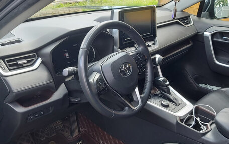 Toyota RAV4, 2019 год, 3 300 000 рублей, 5 фотография