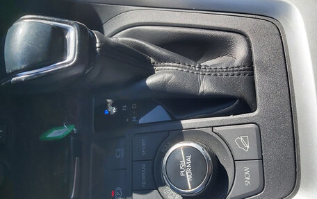 Toyota RAV4, 2019 год, 3 300 000 рублей, 12 фотография