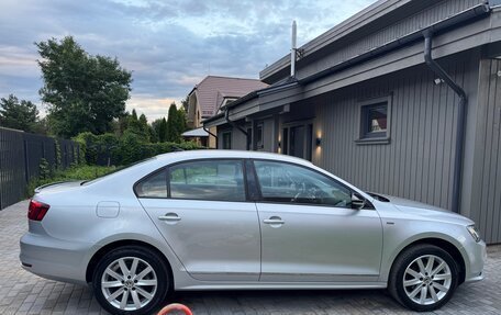 Volkswagen Jetta VI, 2018 год, 1 700 000 рублей, 6 фотография