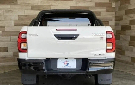 Toyota Hilux VIII, 2021 год, 3 100 000 рублей, 5 фотография