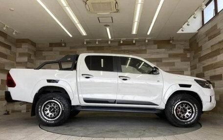 Toyota Hilux VIII, 2021 год, 3 100 000 рублей, 4 фотография