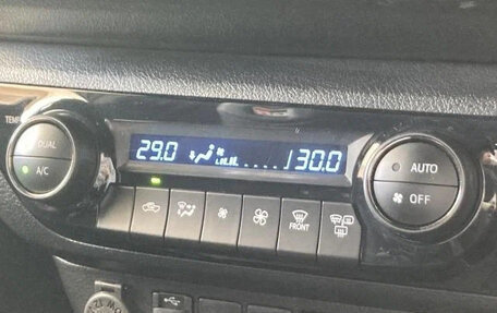 Toyota Hilux VIII, 2021 год, 3 100 000 рублей, 11 фотография