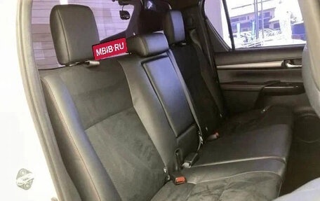 Toyota Hilux VIII, 2021 год, 3 100 000 рублей, 14 фотография