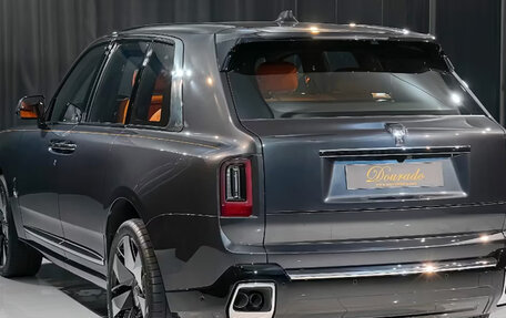 Rolls-Royce Cullinan, 2025 год, 50 000 000 рублей, 5 фотография