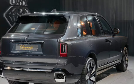 Rolls-Royce Cullinan, 2025 год, 50 000 000 рублей, 7 фотография