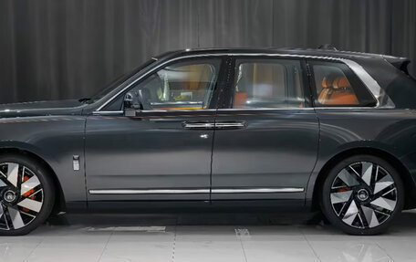 Rolls-Royce Cullinan, 2025 год, 50 000 000 рублей, 4 фотография