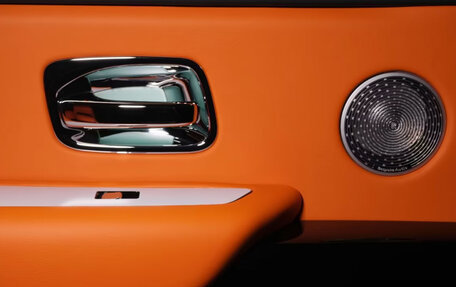 Rolls-Royce Cullinan, 2025 год, 50 000 000 рублей, 18 фотография