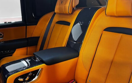 Rolls-Royce Cullinan, 2025 год, 50 000 000 рублей, 4 фотография