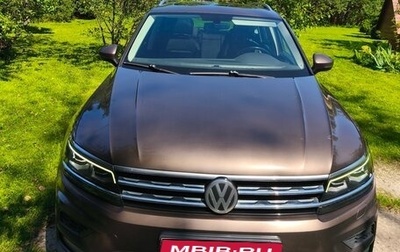Volkswagen Tiguan II, 2018 год, 2 400 000 рублей, 1 фотография
