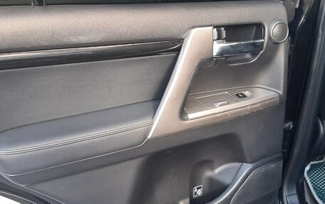 Toyota Land Cruiser 200, 2013 год, 3 780 000 рублей, 26 фотография
