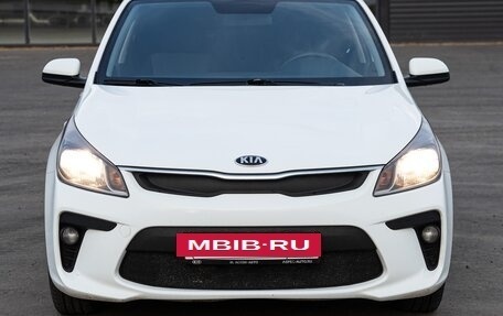 KIA Rio IV, 2018 год, 890 000 рублей, 3 фотография
