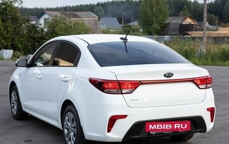 KIA Rio IV, 2018 год, 890 000 рублей, 8 фотография