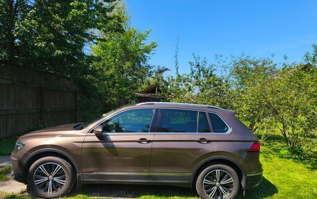 Volkswagen Tiguan II, 2018 год, 2 400 000 рублей, 4 фотография
