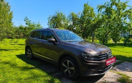 Volkswagen Tiguan II, 2018 год, 2 400 000 рублей, 8 фотография