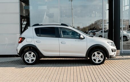 Renault Sandero II рестайлинг, 2015 год, 900 000 рублей, 8 фотография