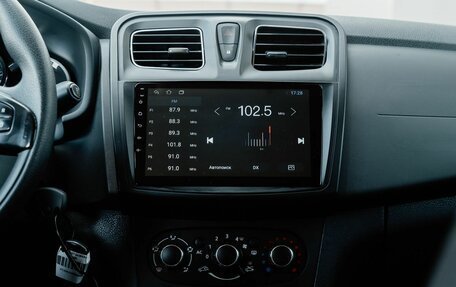 Renault Sandero II рестайлинг, 2015 год, 900 000 рублей, 18 фотография