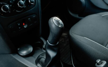 Renault Sandero II рестайлинг, 2015 год, 900 000 рублей, 19 фотография