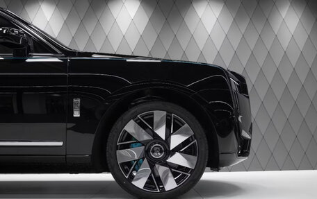 Rolls-Royce Cullinan, 2025 год, 50 000 000 рублей, 6 фотография