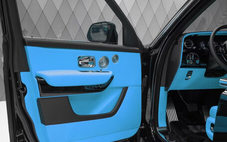 Rolls-Royce Cullinan, 2025 год, 50 000 000 рублей, 10 фотография
