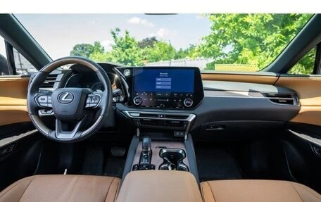 Lexus RX IV рестайлинг, 2023 год, 6 585 844 рублей, 13 фотография