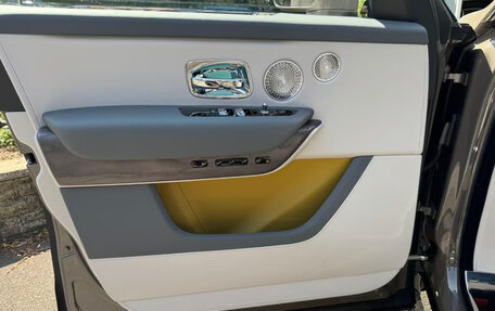 Rolls-Royce Cullinan, 2025 год, 50 000 000 рублей, 6 фотография