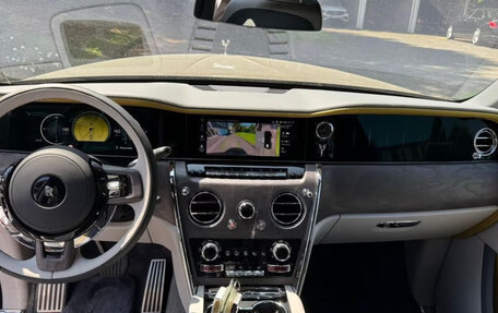 Rolls-Royce Cullinan, 2025 год, 50 000 000 рублей, 4 фотография