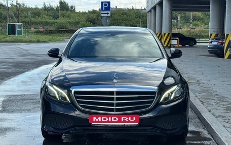 Mercedes-Benz E-Класс, 2017 год, 2 890 000 рублей, 3 фотография