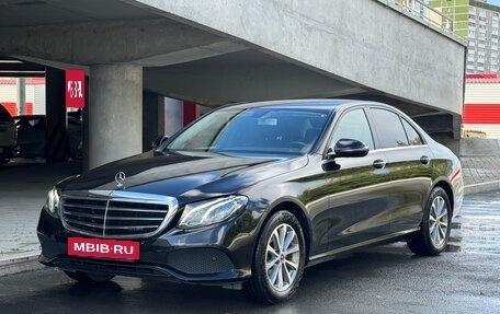 Mercedes-Benz E-Класс, 2017 год, 2 890 000 рублей, 4 фотография