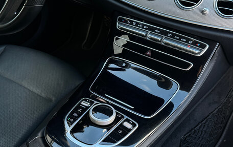 Mercedes-Benz E-Класс, 2017 год, 2 890 000 рублей, 21 фотография