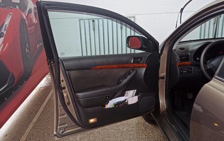 Toyota Avensis III рестайлинг, 2006 год, 780 000 рублей, 19 фотография