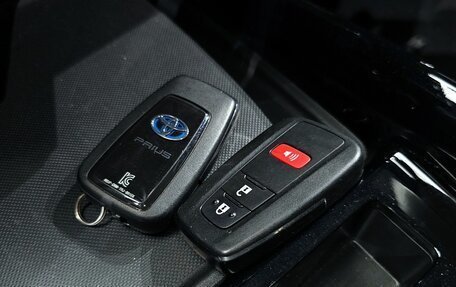 Toyota Prius IV XW50, 2022 год, 2 335 035 рублей, 14 фотография