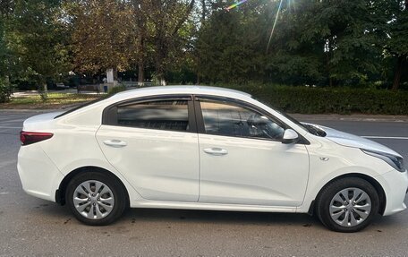 KIA Rio IV, 2019 год, 1 430 000 рублей, 2 фотография