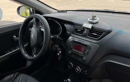 KIA Rio III рестайлинг, 2014 год, 900 000 рублей, 20 фотография