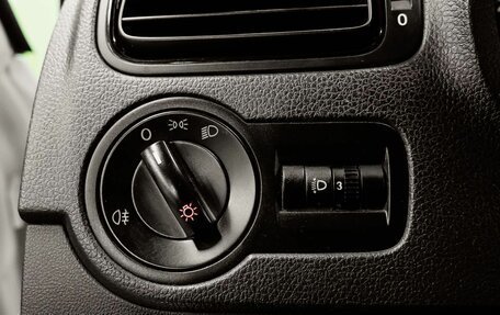Volkswagen Polo VI (EU Market), 2015 год, 1 048 000 рублей, 17 фотография