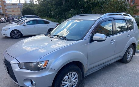 Mitsubishi Outlander III рестайлинг 3, 2010 год, 1 350 000 рублей, 2 фотография