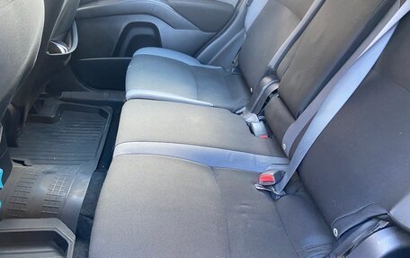 Mitsubishi Outlander III рестайлинг 3, 2010 год, 1 350 000 рублей, 10 фотография